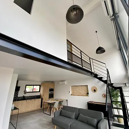 Magnifique Grange Avec / *